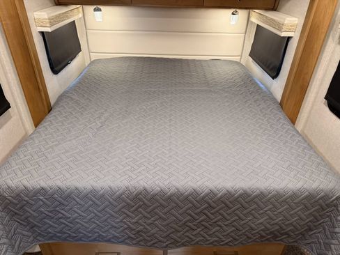 Used 2018 Mercedes-Benz Sprinter 3500 image 73