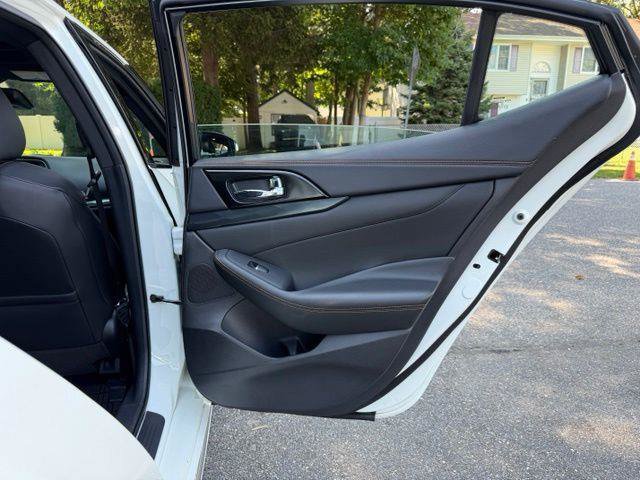 Used 2019 Nissan Maxima SR w/ Premium Package FWD image 20