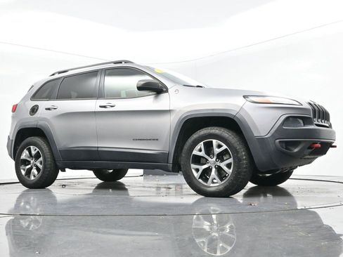 Used 2015 Jeep Cherokee Trailhawk image 38
