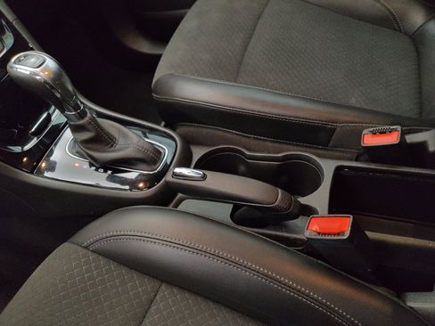 Used 2021 Buick Encore Preferred FWD image 26
