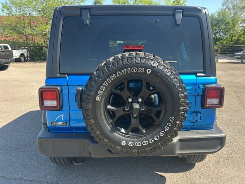 Used 2022 Jeep Wrangler Unlimited Sport AWD/4WD image 6