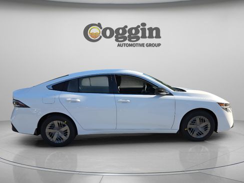 New 2026 Nissan Sentra SV w/ Floor Mat Package FWD image 6