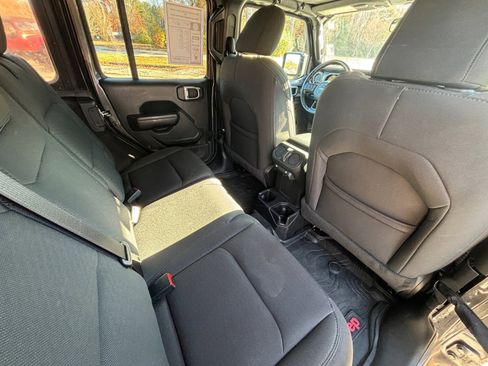 Used 2021 Jeep Wrangler Unlimited Sport S image 19