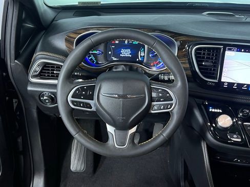Used 2022 Chrysler Pacifica Pinnacle image 14
