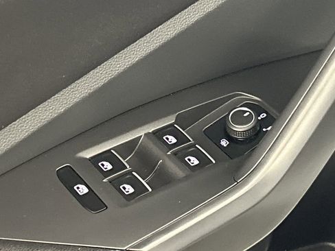 Used 2024 Volkswagen Jetta SE image 17