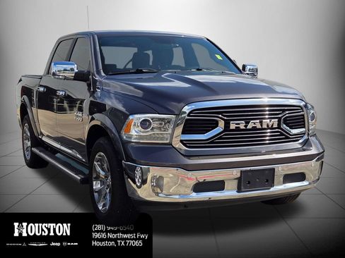 Used 2017 RAM 1500 Limited RWD image 3
