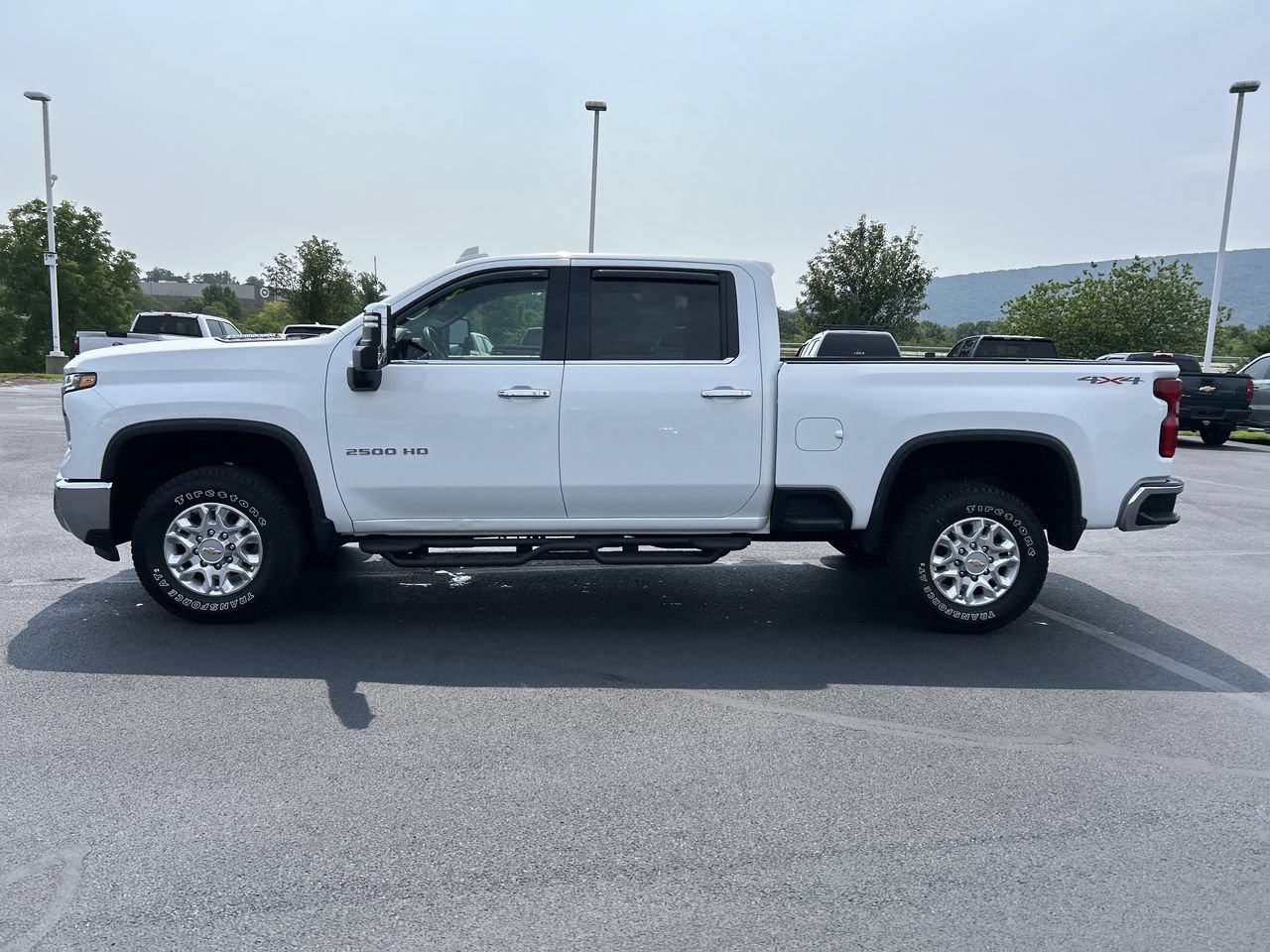 Used 2024 Chevrolet Silverado 2500 LTZ AWD/4WD image 4