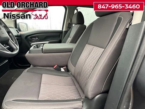 Used 2023 Nissan Titan SV image 12