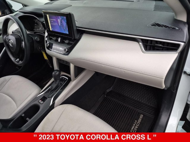 Used 2023 Toyota Corolla Cross L AWD/4WD image 38