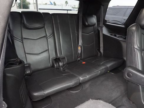 Used 2018 Cadillac Escalade Platinum image 10