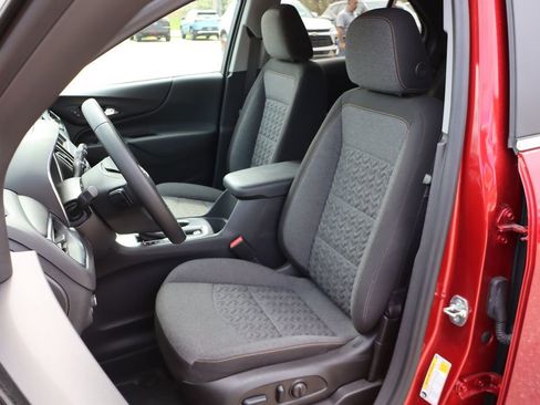 Used 2024 Chevrolet Equinox LT w/ LPO, Floor Liner Package FWD image 10