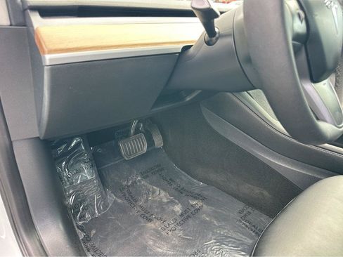 Used 2023 Tesla Model 3 Standard Range RWD image 27