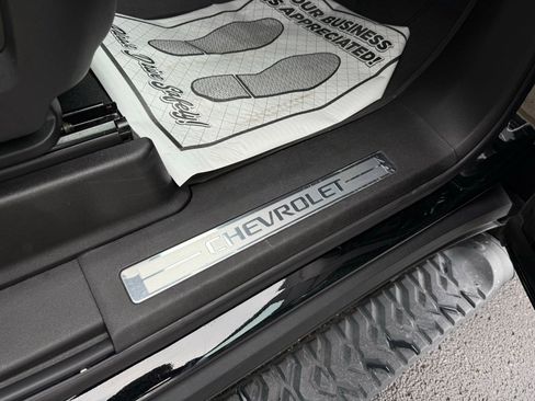 Used 2022 Chevrolet Tahoe Z71 w/ Luxury Package image 11