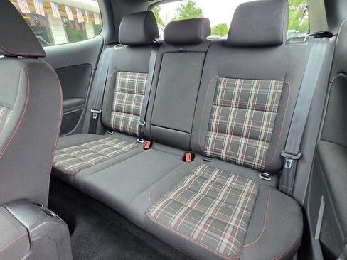 Used 2012 Volkswagen Golf 2-Door FWD image 17