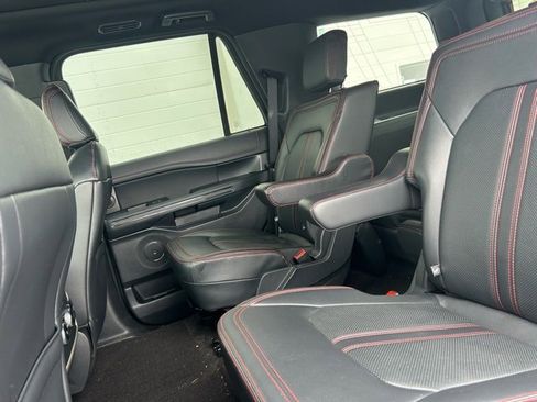 Used 2023 Ford Expedition Limited image 9