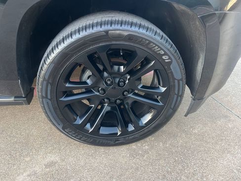 Used 2015 GMC Yukon Denali w/ Premium Package image 12