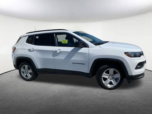 Used 2022 Jeep Compass Latitude image 15