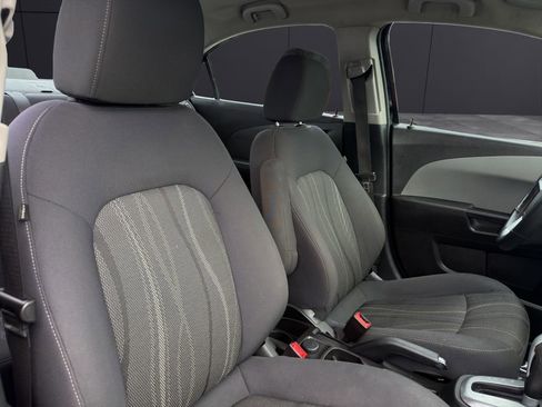 Used 2020 Chevrolet Sonic LT w/ Convenience Package image 14