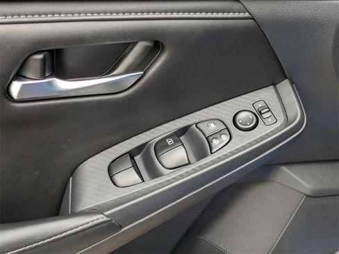 Used 2022 Nissan Sentra SV w/ Trunk Package image 17