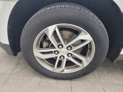 Used 2017 Chevrolet Equinox Premier w/ Enhanced Convenience Package image 31