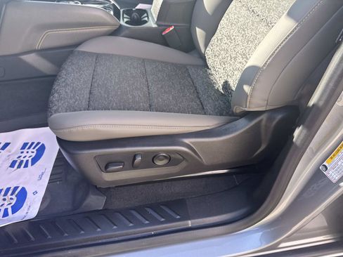 Used 2024 Chevrolet Colorado ZR2 w/ Technology Package image 16