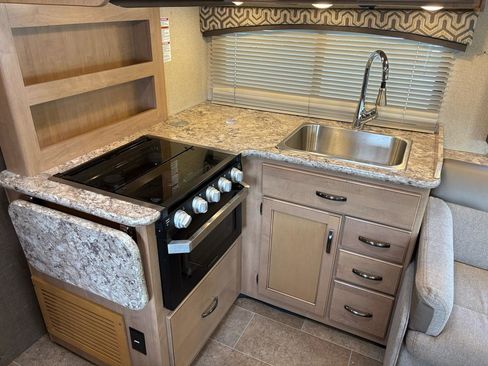 Used 2018 Ford E-450 and Econoline 450 Super Duty w/ Motorhome Prep Package image 54