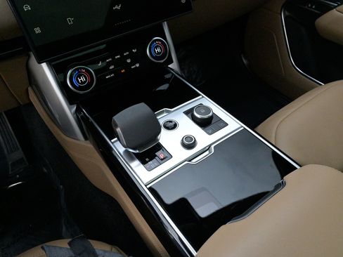 Used 2023 Land Rover Range Rover SE image 29