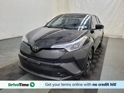 Used 2019 Toyota C-HR XLE image 1