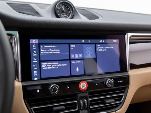 New 2026 Porsche Macan image 23