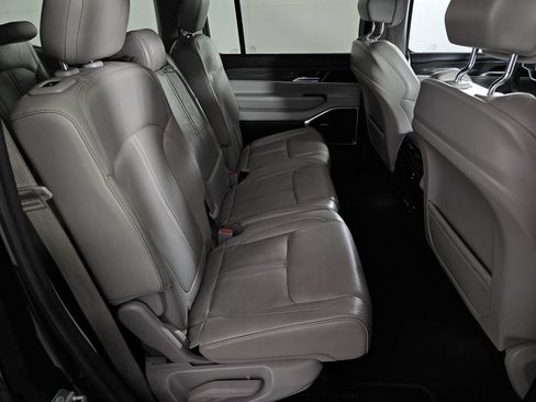 Used 2022 Jeep Wagoneer Series II RWD image 24