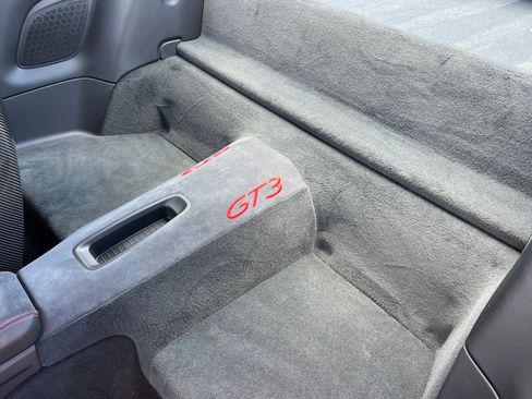 Used 2018 Porsche 911 GT3 RWD image 18