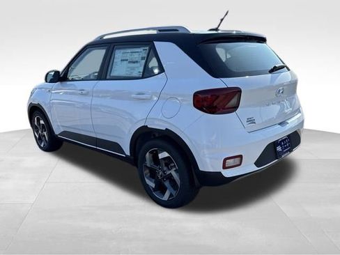 New 2025 Hyundai Venue Limited image 3