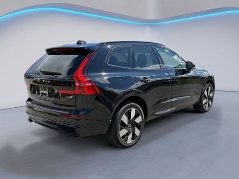 Used 2025 Volvo XC60 T8 Plus w/ Protection Package Premier image 4