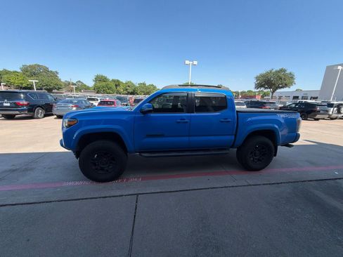 Used 2020 Toyota Tacoma TRD Sport w/ TRD Premium Sport Package AWD/4WD image 4