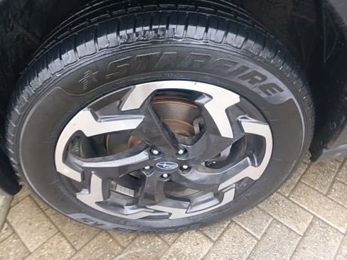 Used 2023 Subaru Crosstrek 2.5i Limited w/ Moonroof Package image 9