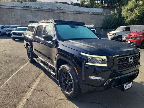 Used 2023 Nissan Frontier SV w/ Midnight Edition Package image 2