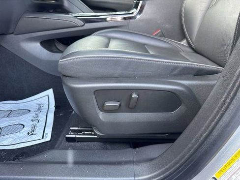 Used 2023 Buick Envision Essence image 17