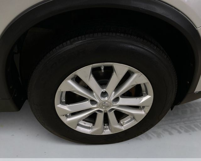 Used 2015 Nissan Rogue SV w/ SV Moonroof Package AWD/4WD image 17