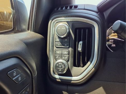 Used 2021 GMC Sierra 1500 SLT AWD/4WD image 18