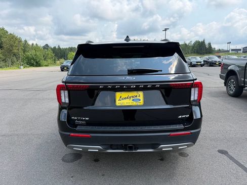 New 2026 Ford Explorer Active w/ Active Comfort Package AWD/4WD image 2