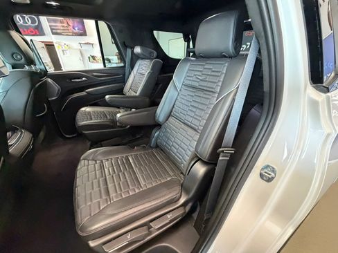 Used 2023 Cadillac Escalade Sport Platinum w/ LPO, ONYX Package AWD/4WD image 46