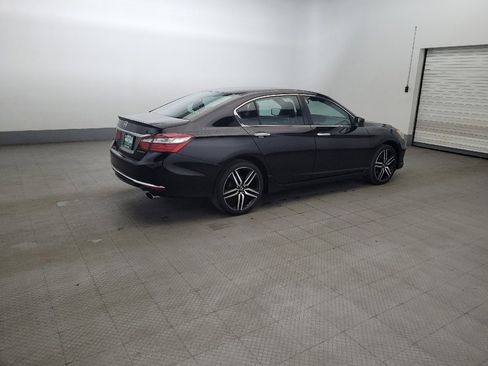 Used 2016 Honda Accord Sport image 10