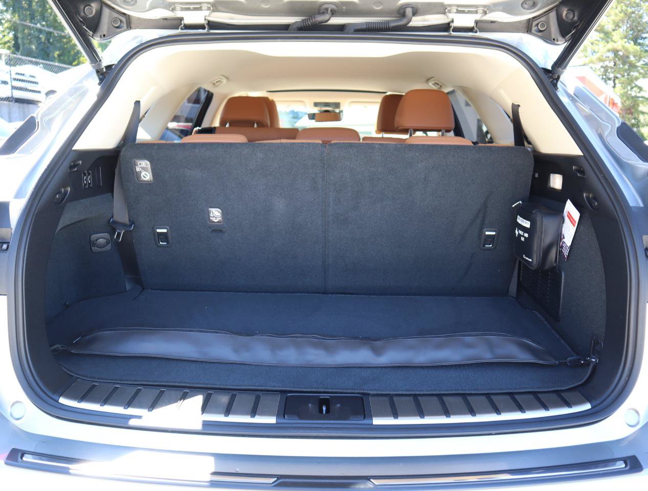 Used 2021 Lexus RX 350L Luxury w/ Accessory Package AWD/4WD image 6