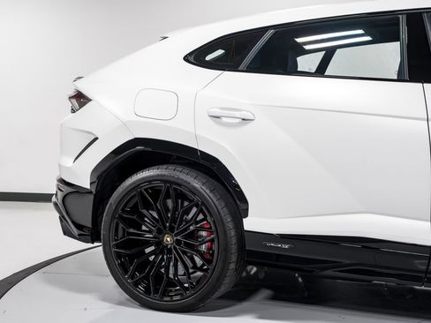 Used 2025 Lamborghini Urus SE image 54