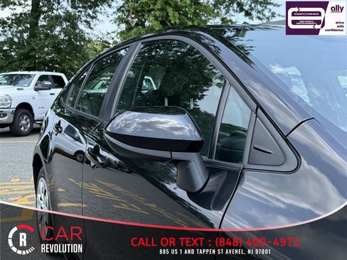 Used 2024 Toyota Corolla LE FWD image 36