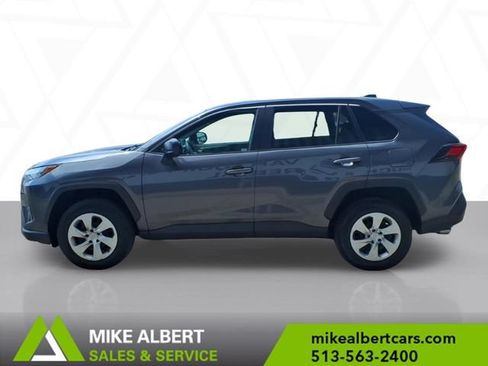 Used 2023 Toyota RAV4 LE AWD/4WD image 4