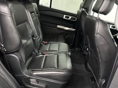 Used 2022 Ford Explorer XLT w/ Equipment Group 202A image 37