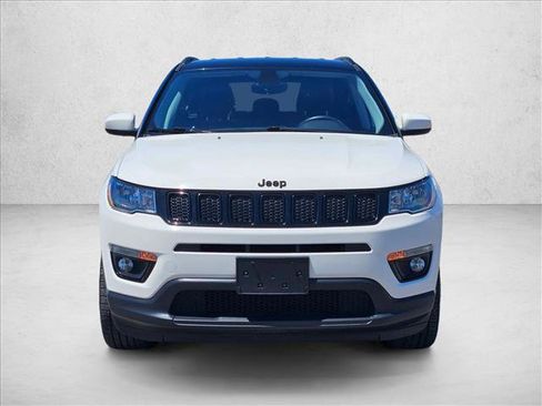 Used 2018 Jeep Compass Latitude AWD/4WD image 2