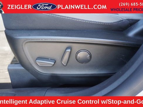 Used 2022 Ford Escape SE w/ Cold Weather Package image 17