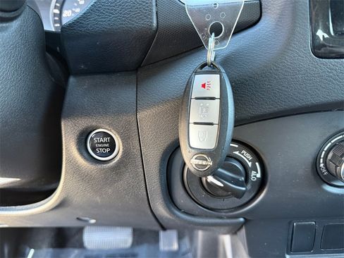 Certified 2024 Nissan Frontier SV image 30